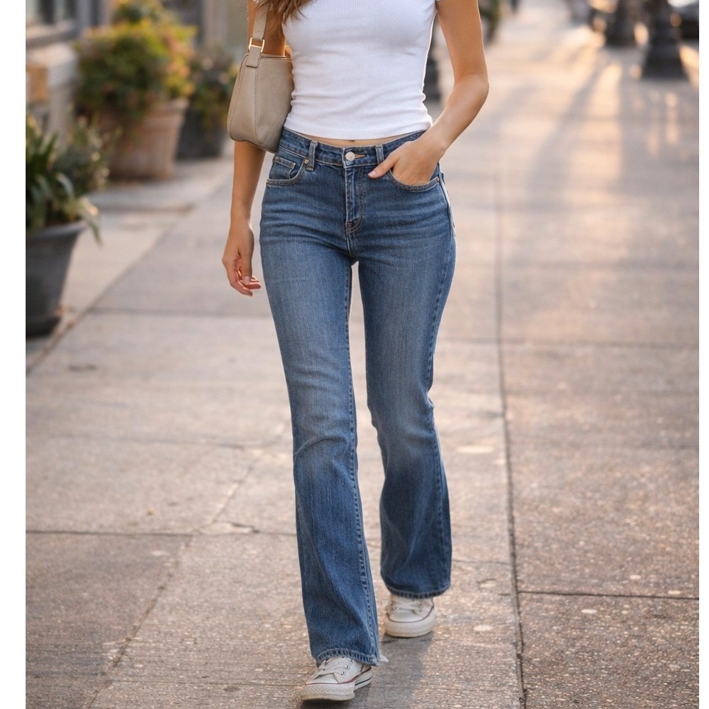 Levi's 515 Bootcut Jeans Nouveau Mid Rise Classic Blue Denim 12 Y2k Vintage - Picture 1 of 10